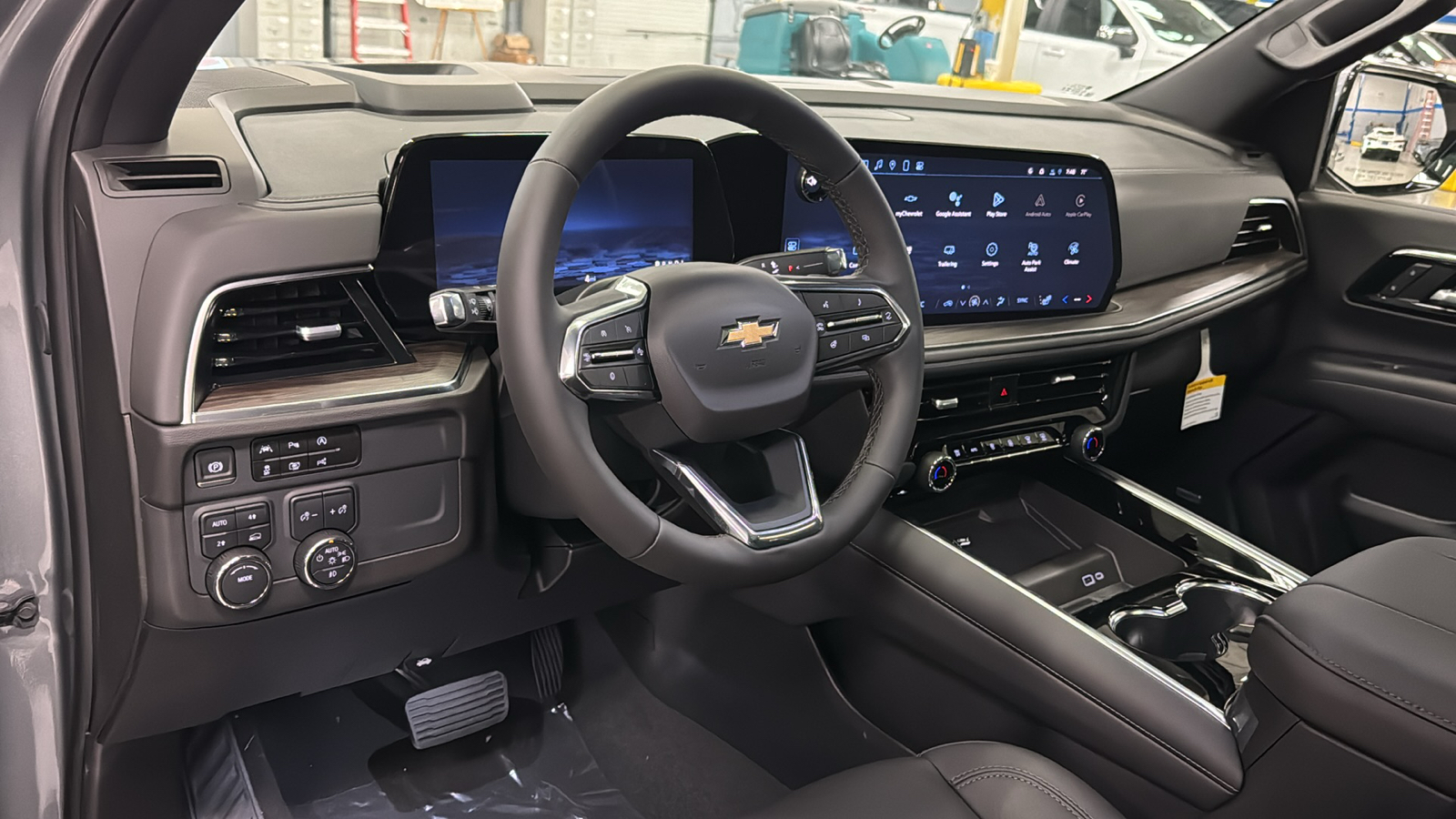 2025 Chevrolet Tahoe LT 10