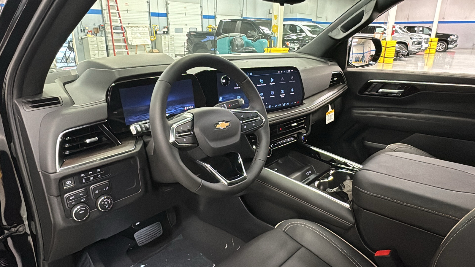 2025 Chevrolet Tahoe Premier 8