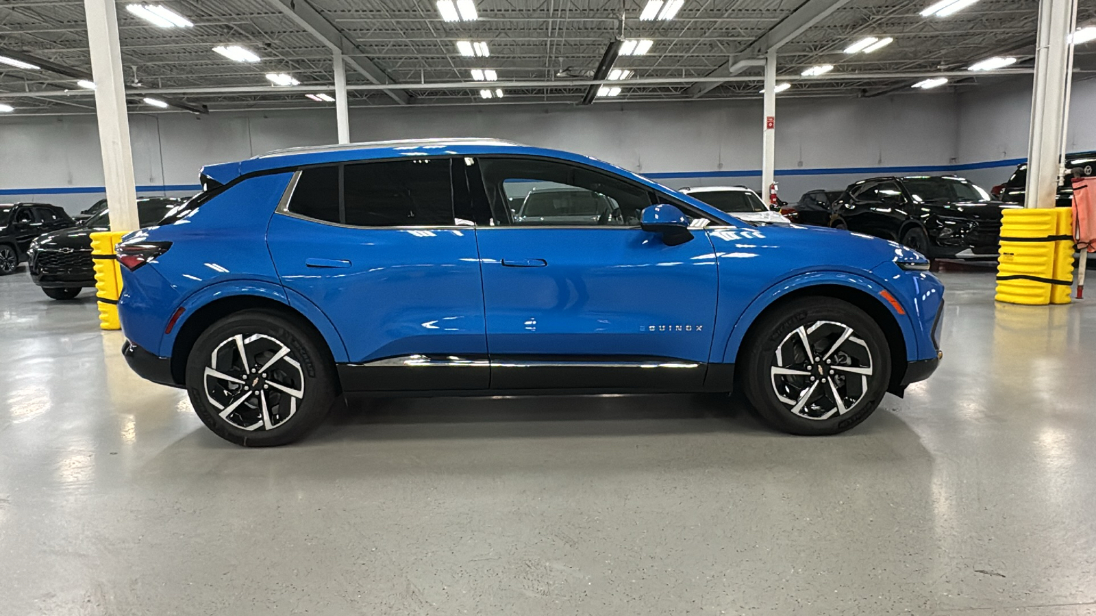 2025 Chevrolet Equinox EV LT 3