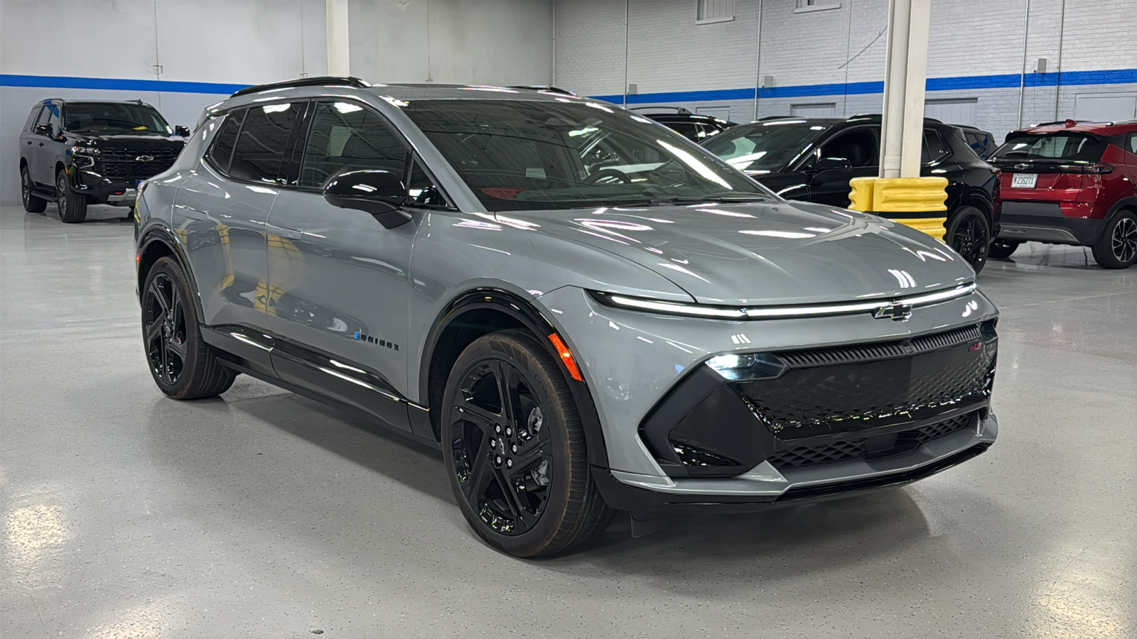 2025 Chevrolet Equinox EV RS 2