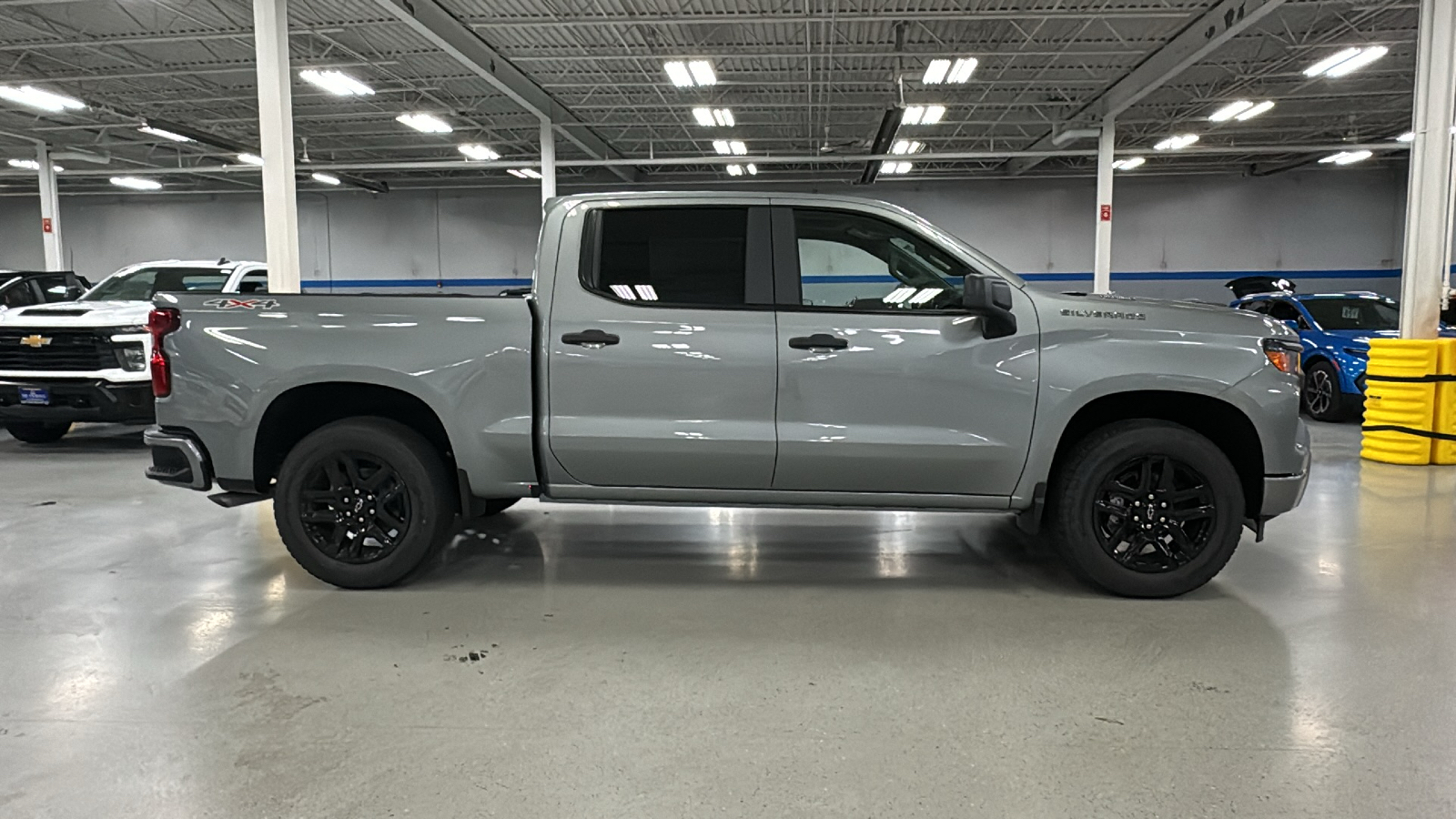 2025 Chevrolet Silverado 1500 Custom 3