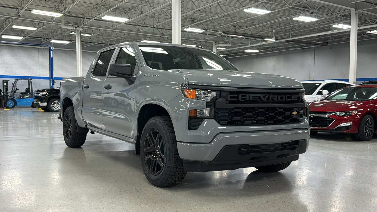 2025 Chevrolet Silverado 1500 Custom 1