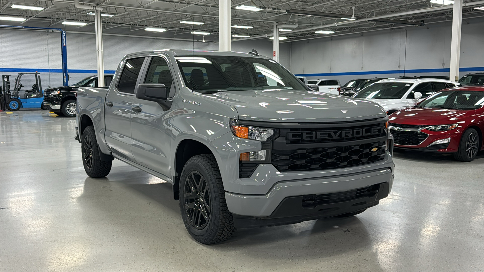 2025 Chevrolet Silverado 1500 Custom 2