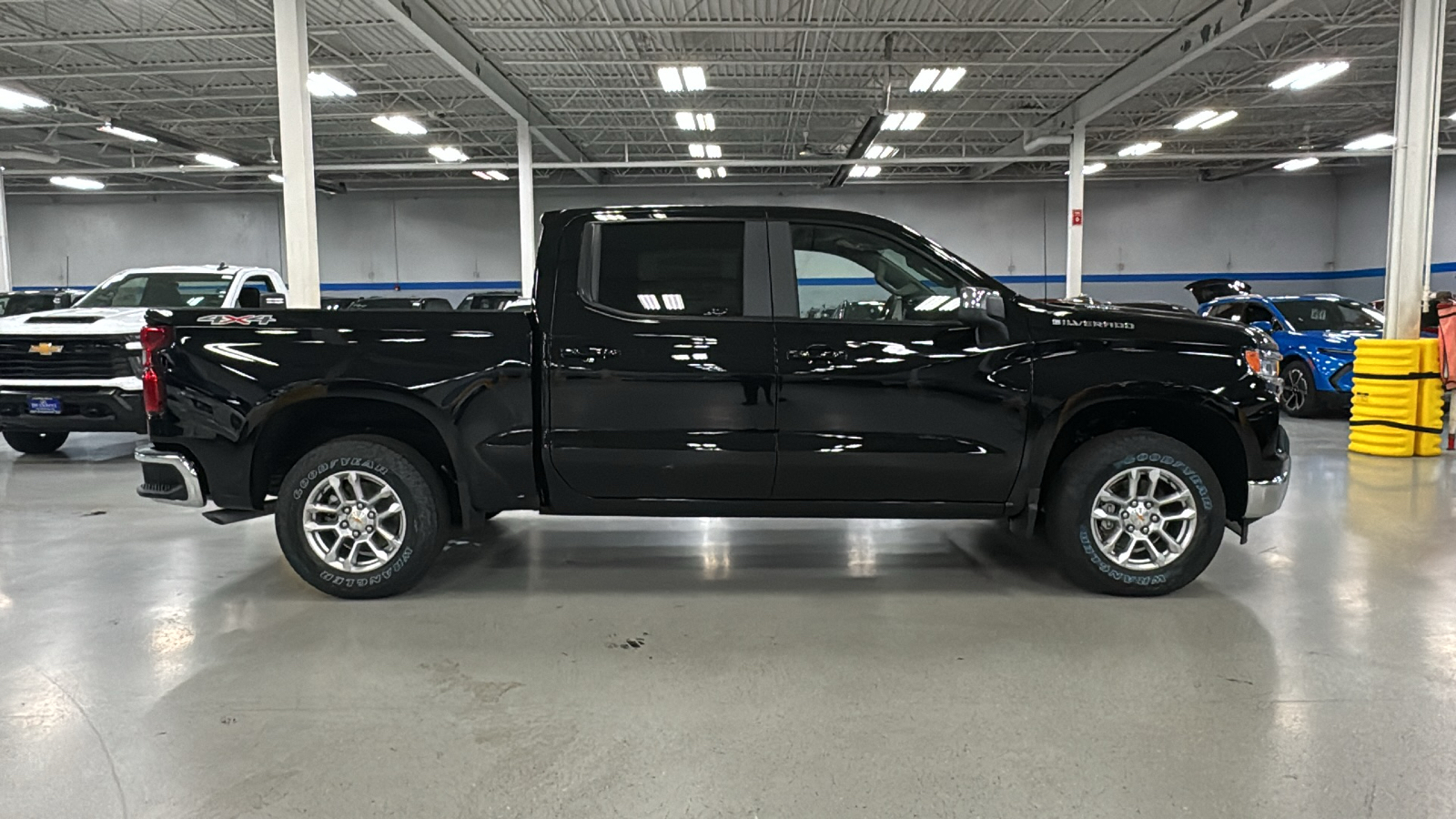 2025 Chevrolet Silverado 1500 LT 3