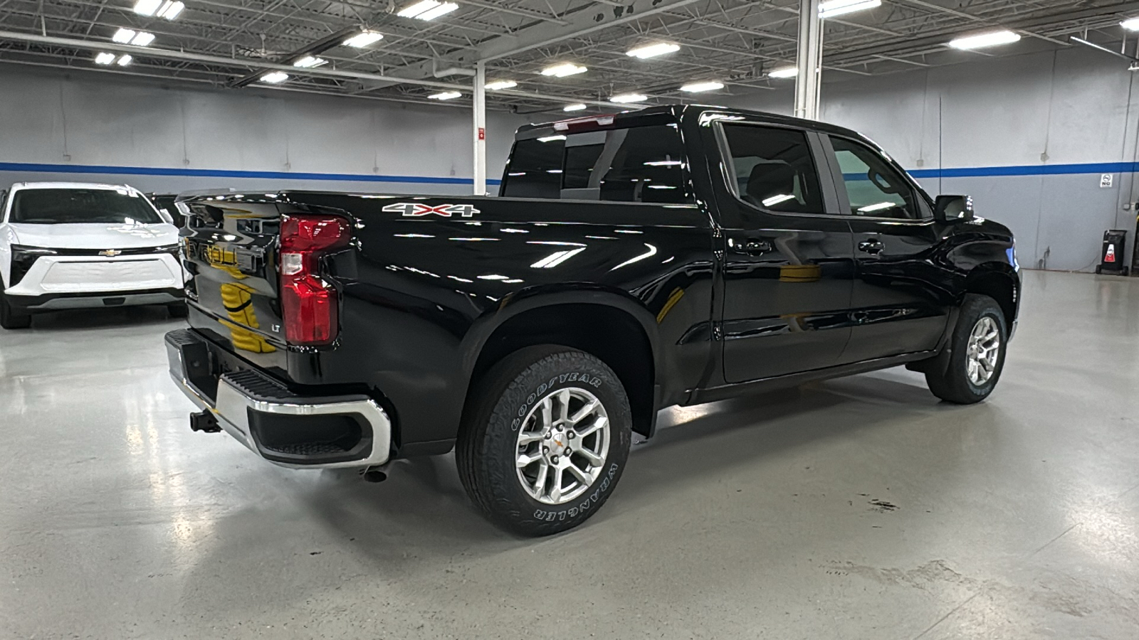 2025 Chevrolet Silverado 1500 LT 4