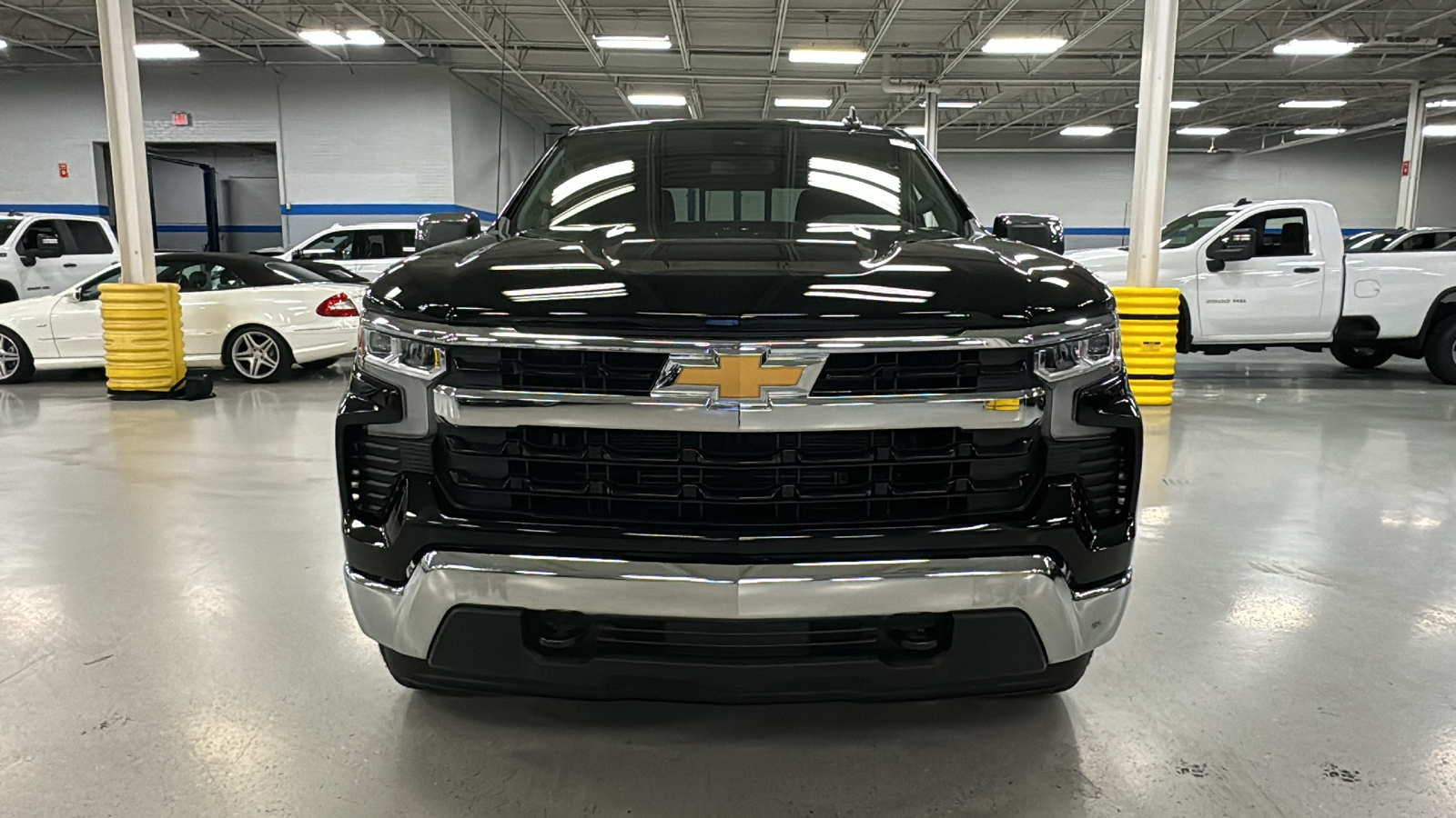 2025 Chevrolet Silverado 1500 LT 18