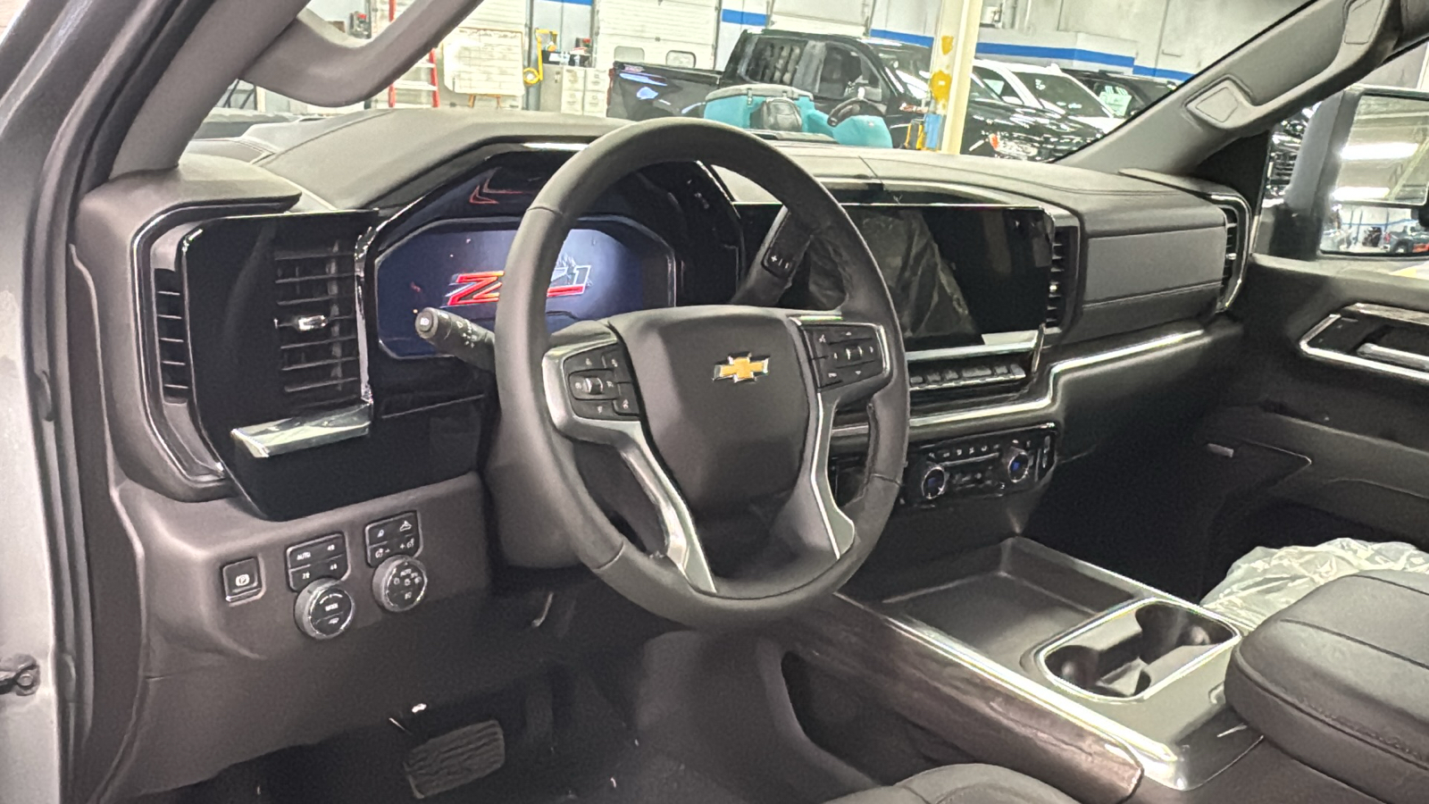 2025 Chevrolet Silverado 2500HD LTZ 9