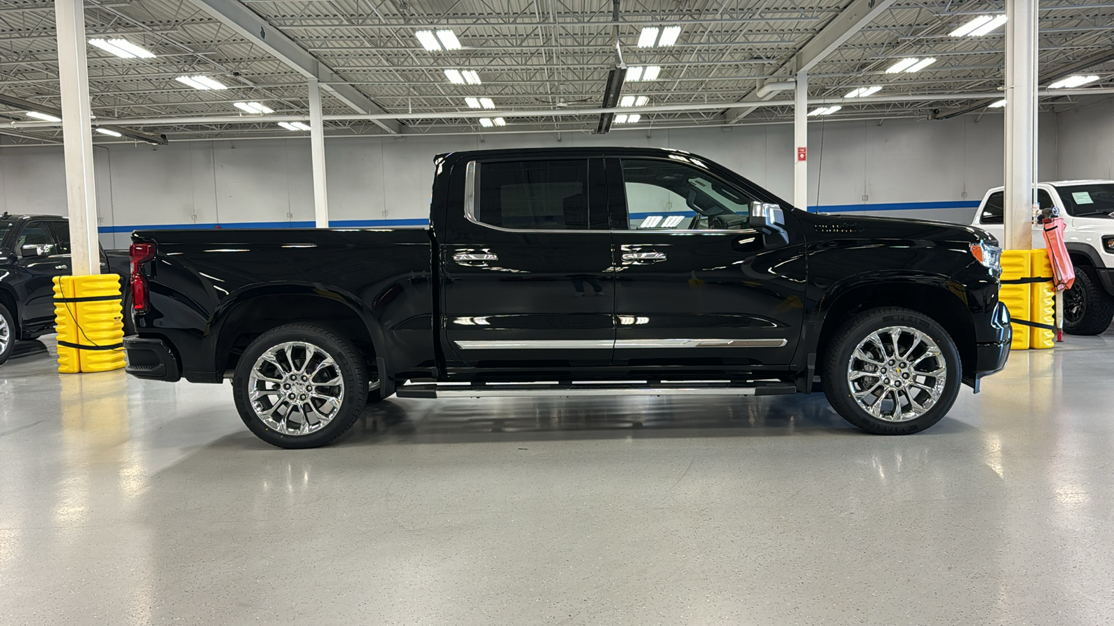 2022 Chevrolet Silverado 1500 High Country 3