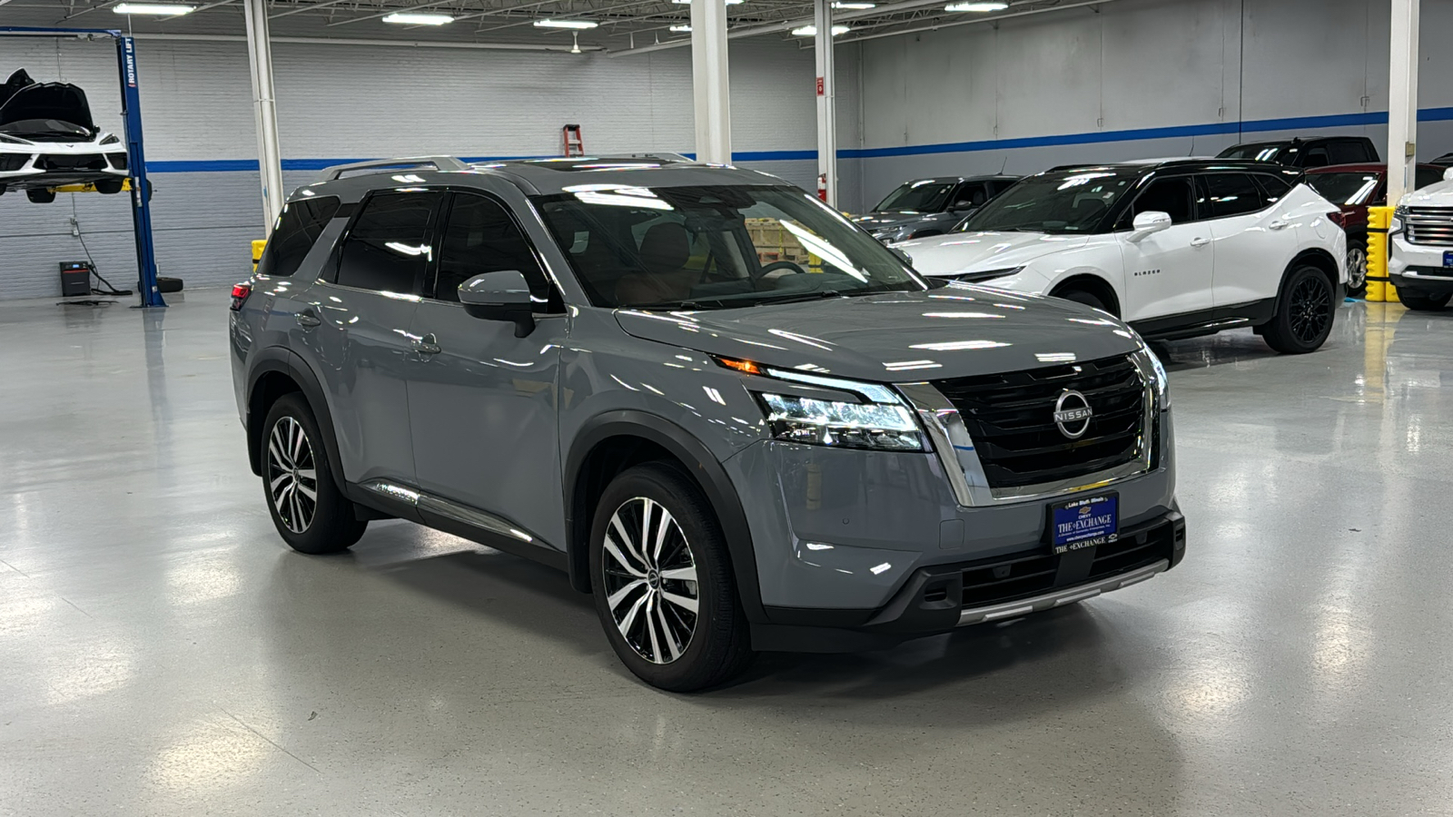 2024 Nissan Pathfinder Platinum 2