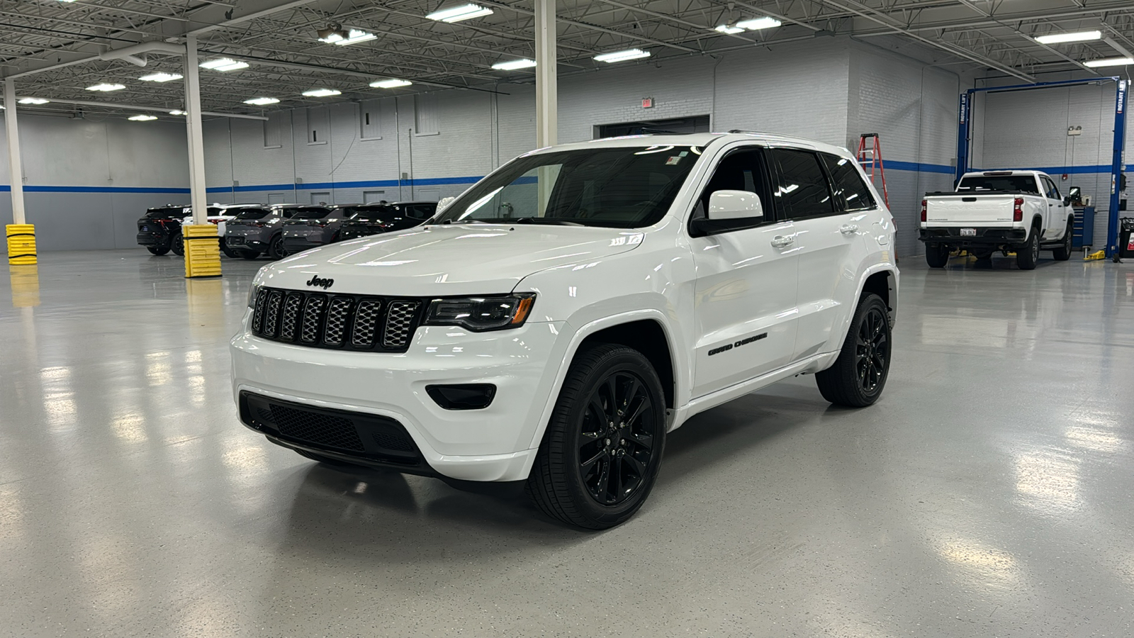 2020 Jeep Grand Cherokee Altitude 18