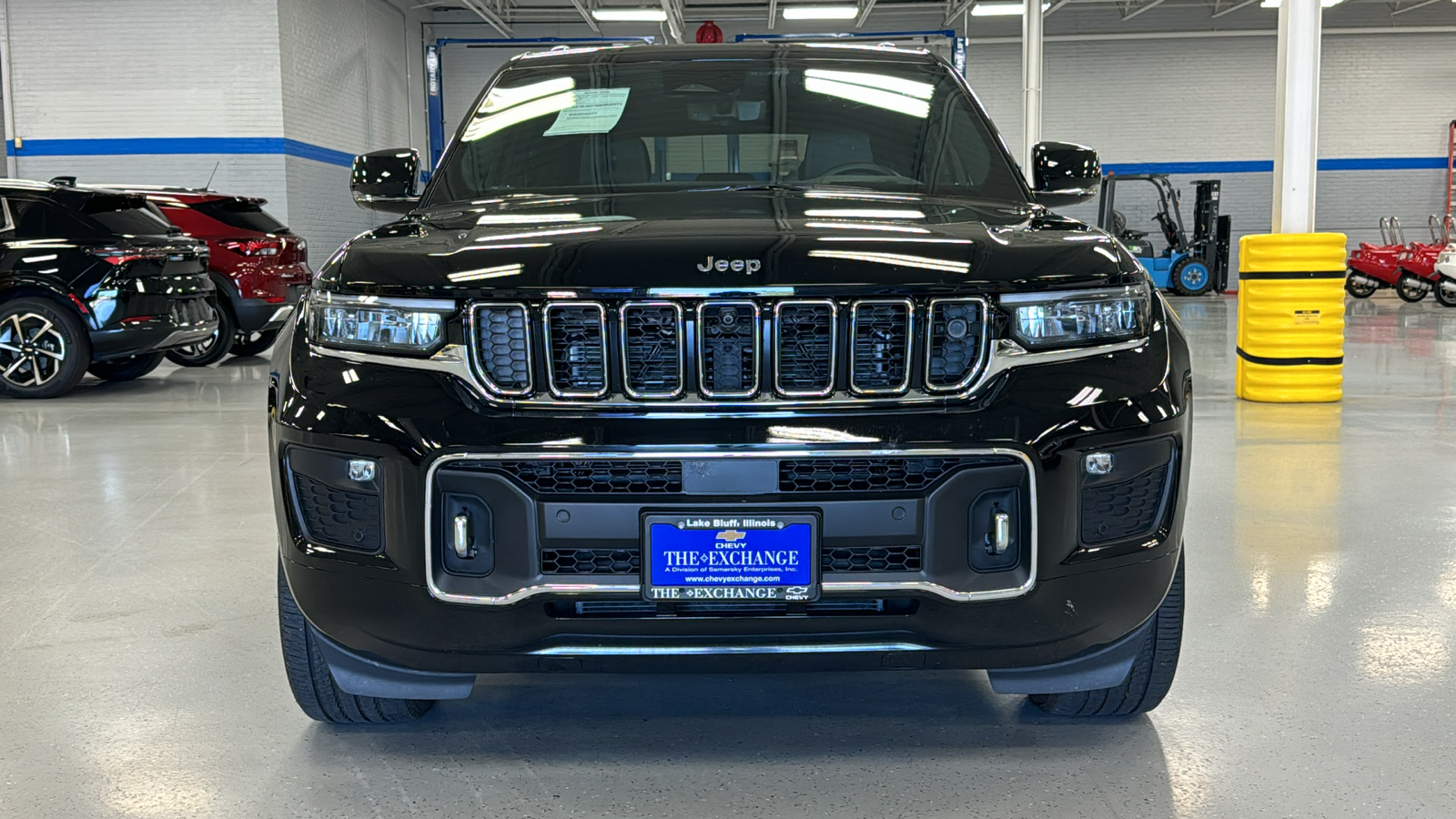 2023 Jeep Grand Cherokee Overland 23