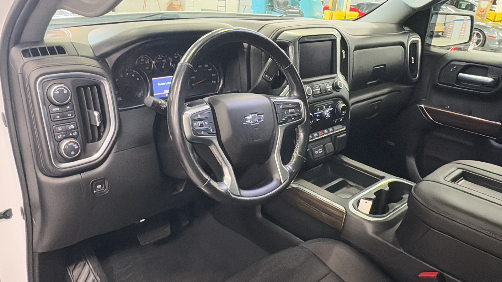 2019 Chevrolet Silverado 1500 RST 11