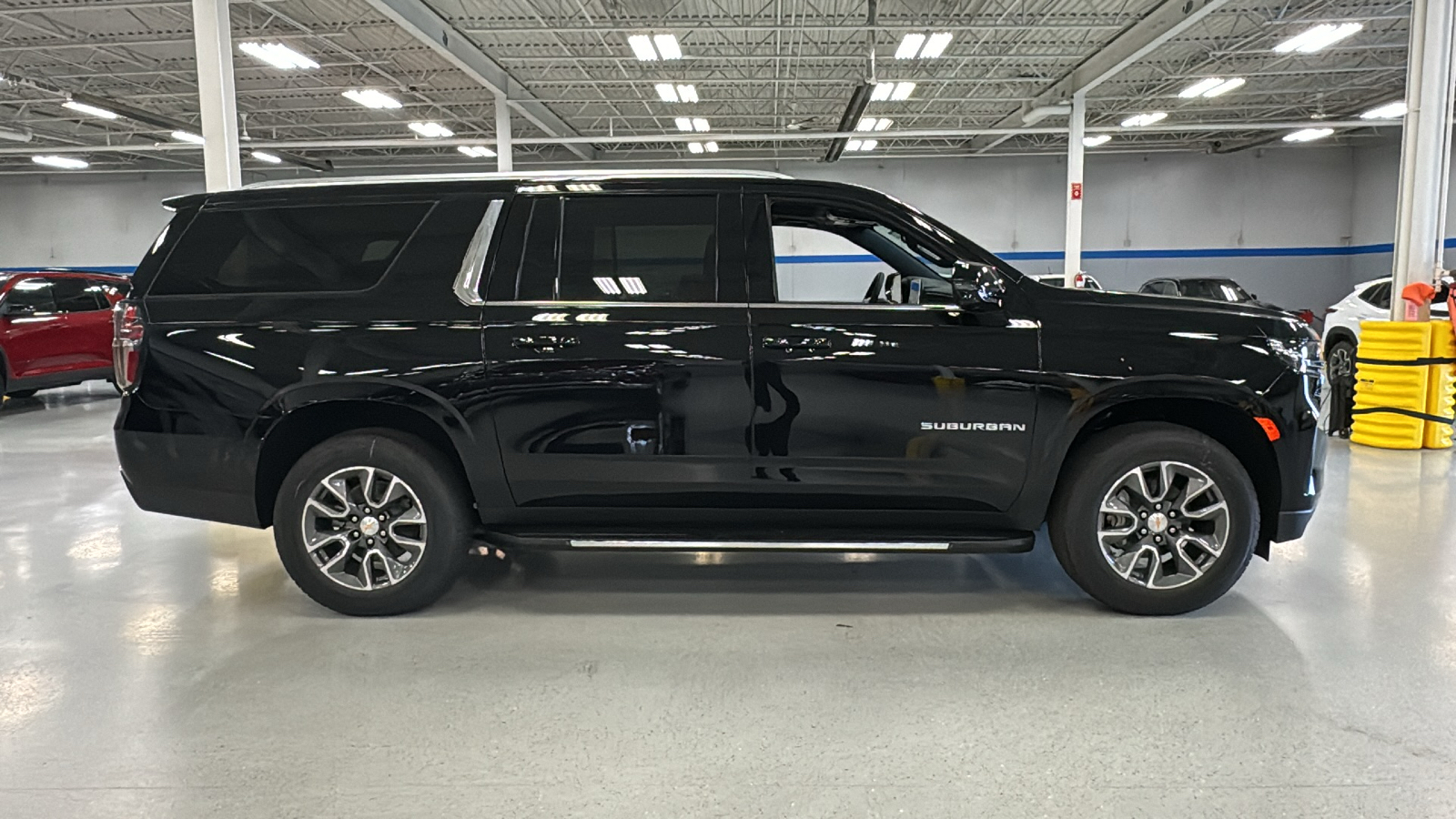 2024 Chevrolet Suburban LT 3