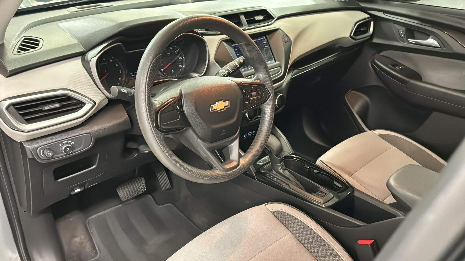 2021 Chevrolet TrailBlazer LS 8