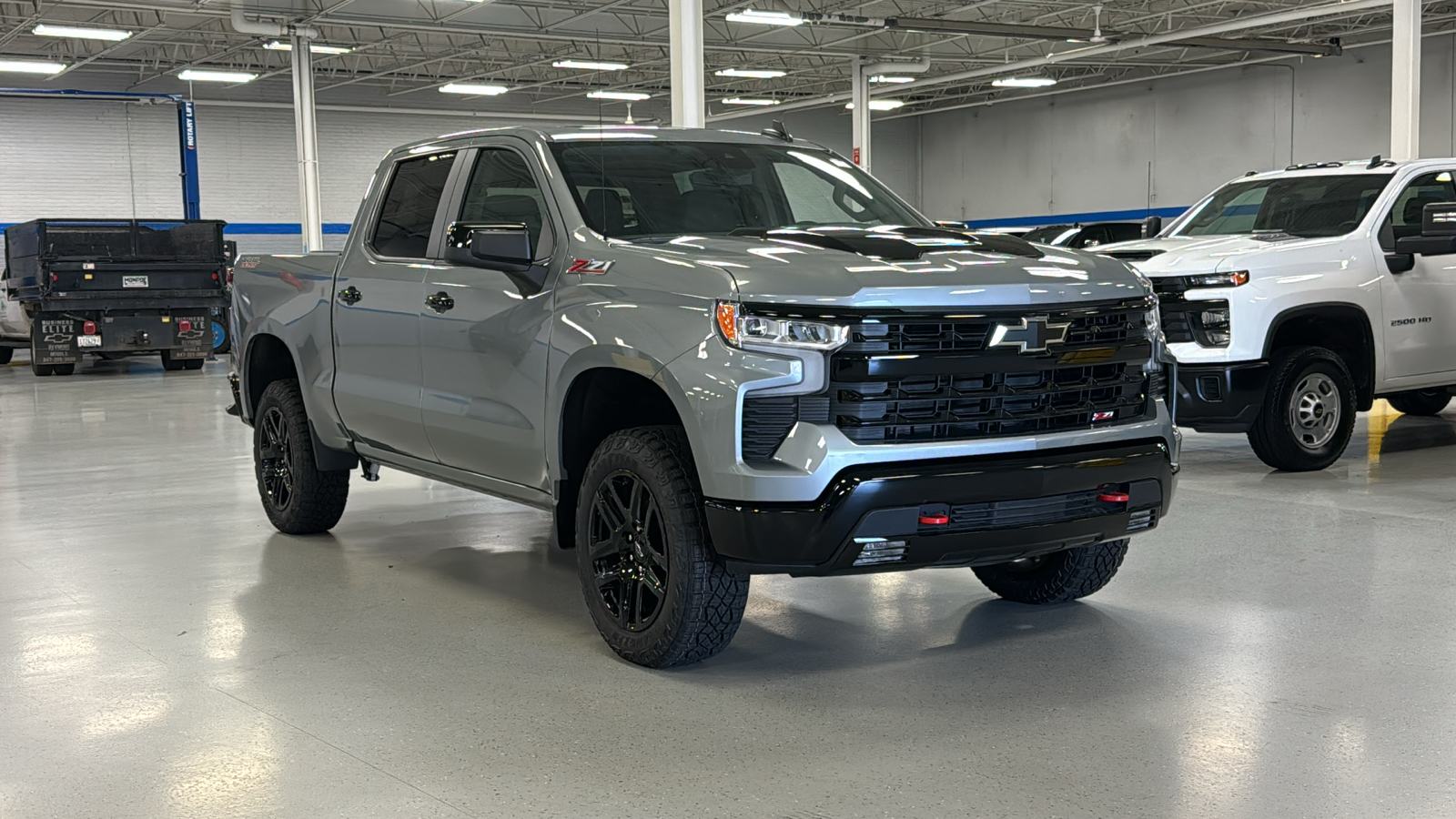 2024 Chevrolet Silverado 1500 LT Trail Boss 1