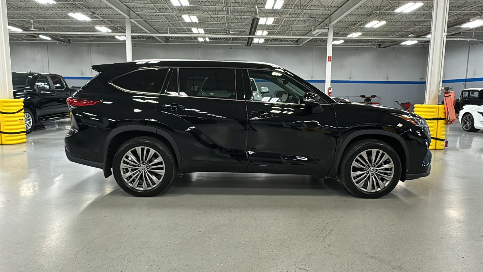 2021 Toyota Highlander Platinum 3