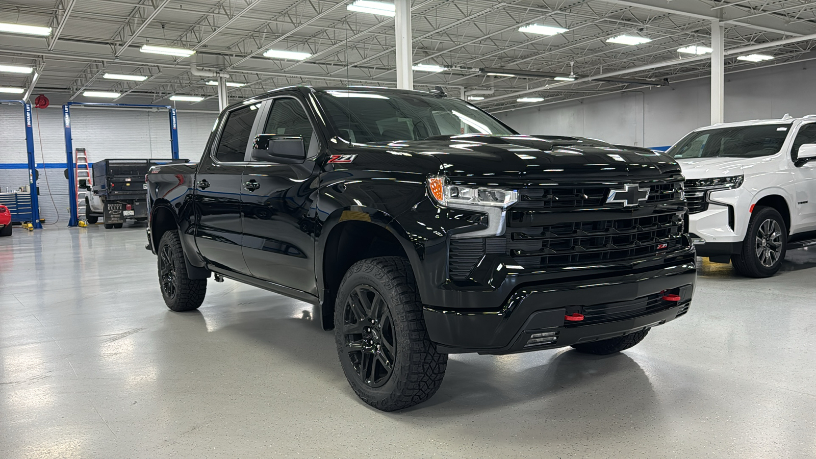 2024 Chevrolet Silverado 1500 LT Trail Boss 1