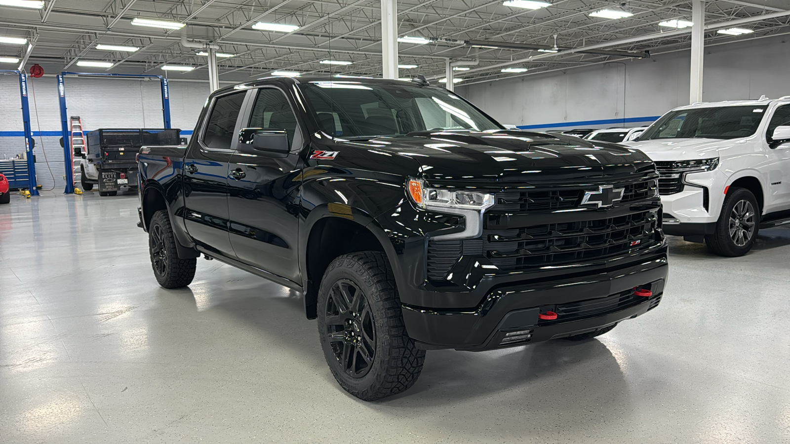 2024 Chevrolet Silverado 1500 LT Trail Boss 3