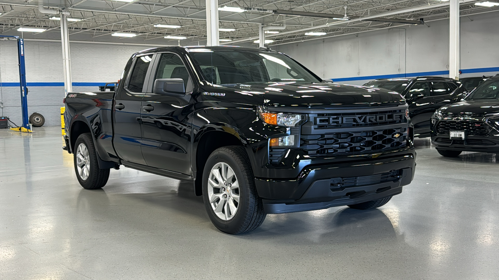 2024 Chevrolet Silverado 1500 Custom 1