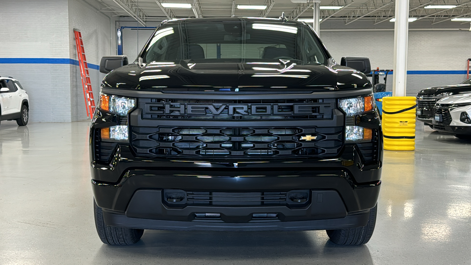 2024 Chevrolet Silverado 1500 Custom 20