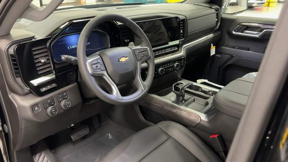 2024 Chevrolet Silverado 1500 LTZ 7