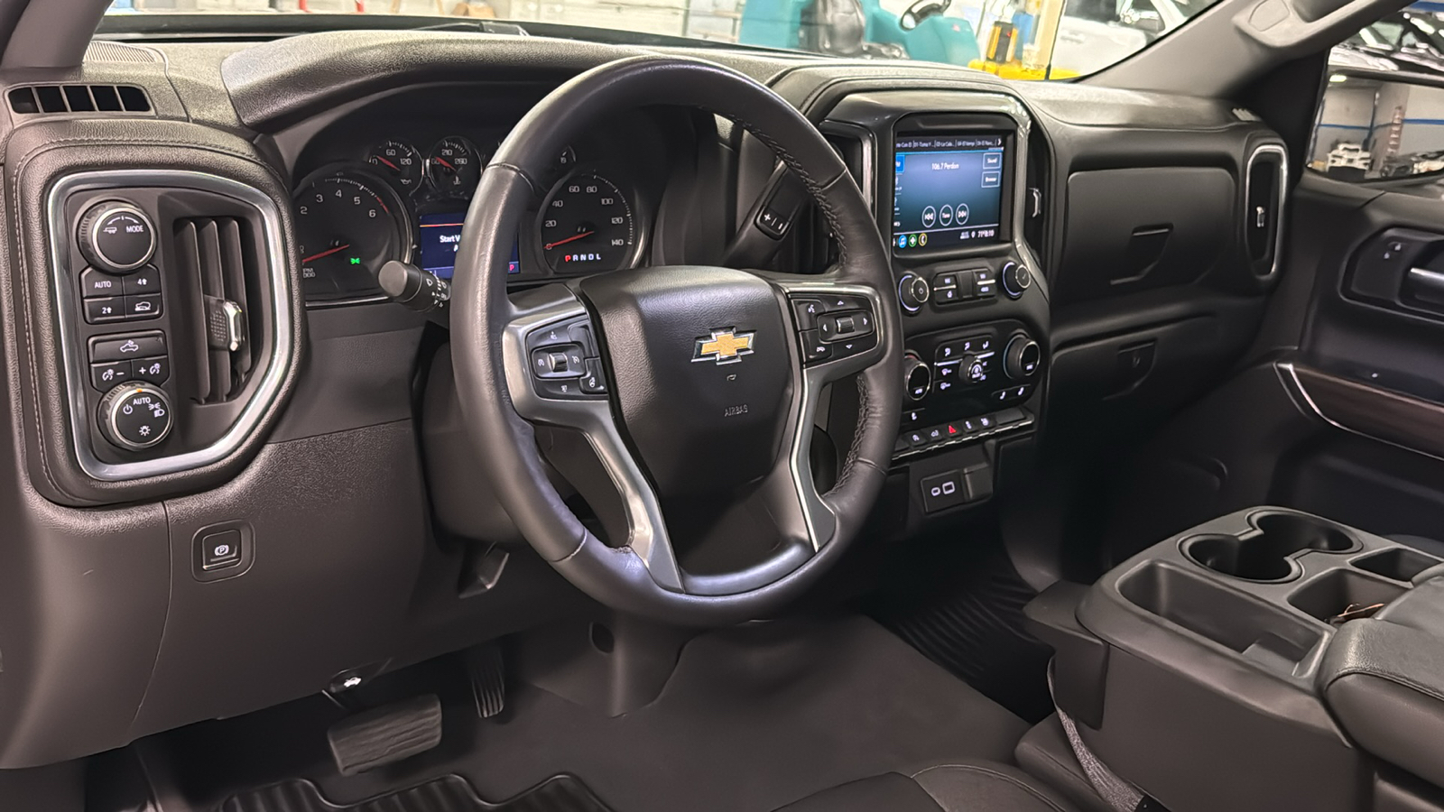 2022 Chevrolet Silverado 1500 LTD LT 8