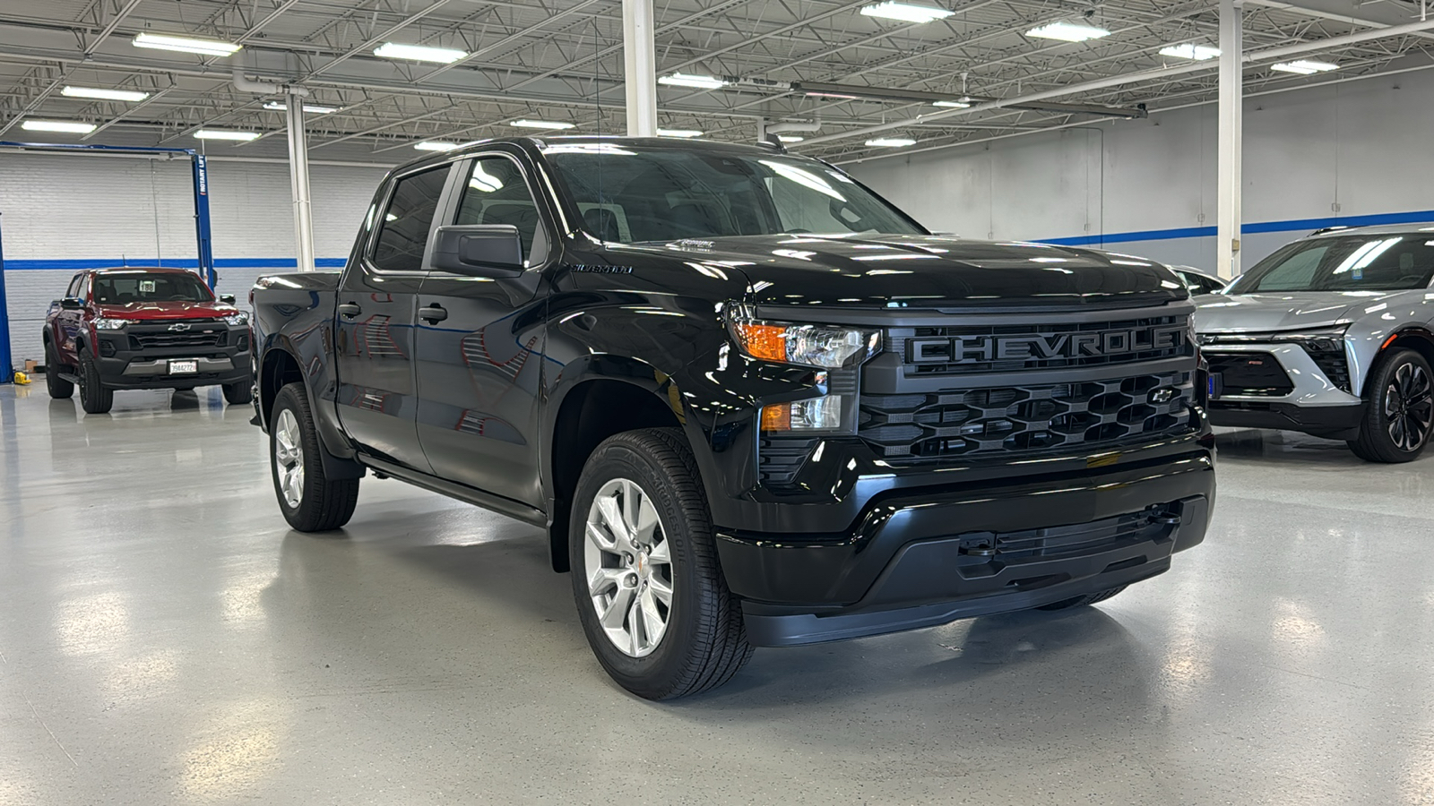 2024 Chevrolet Silverado 1500 Custom 1