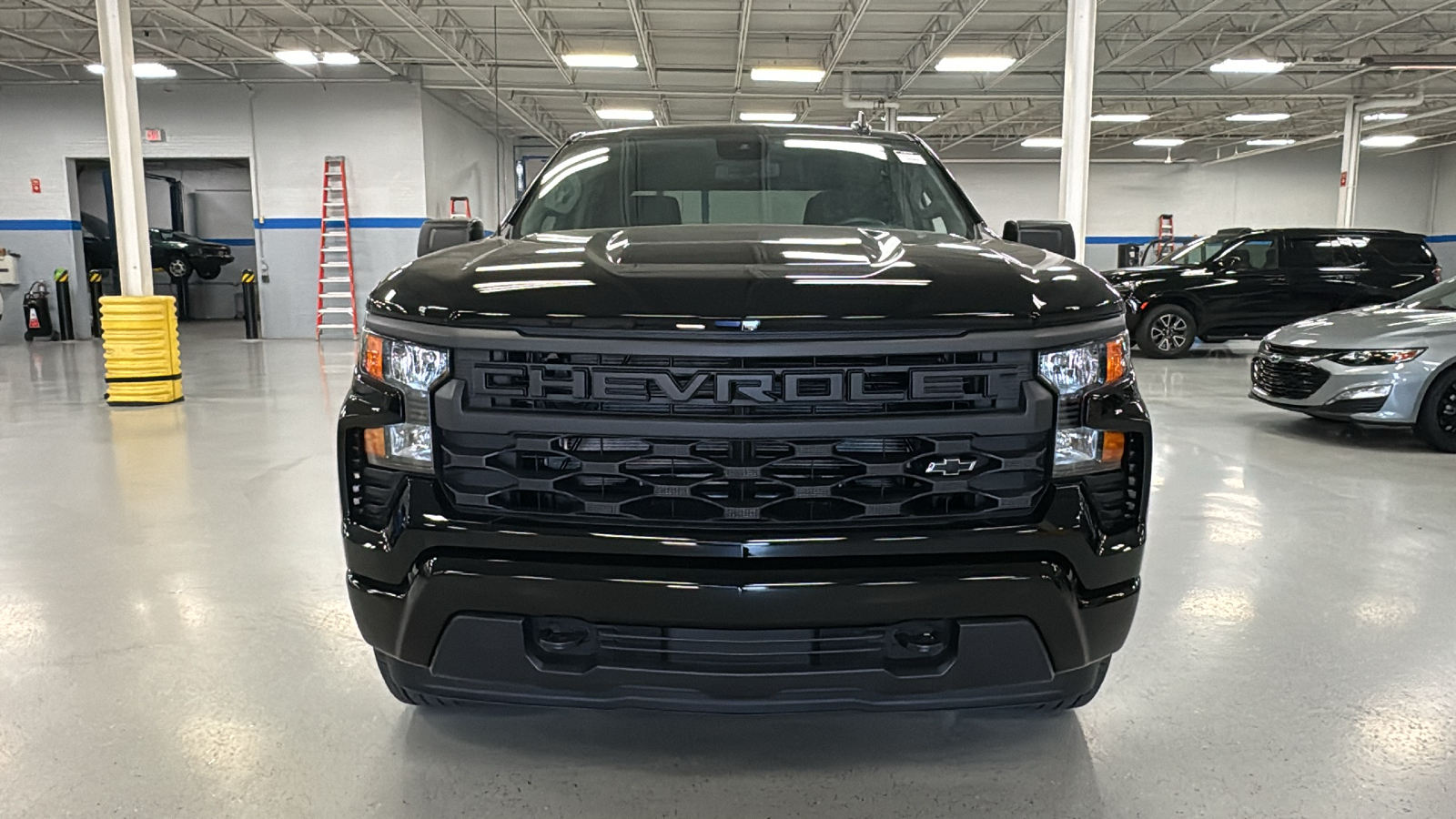 2024 Chevrolet Silverado 1500 Custom 21