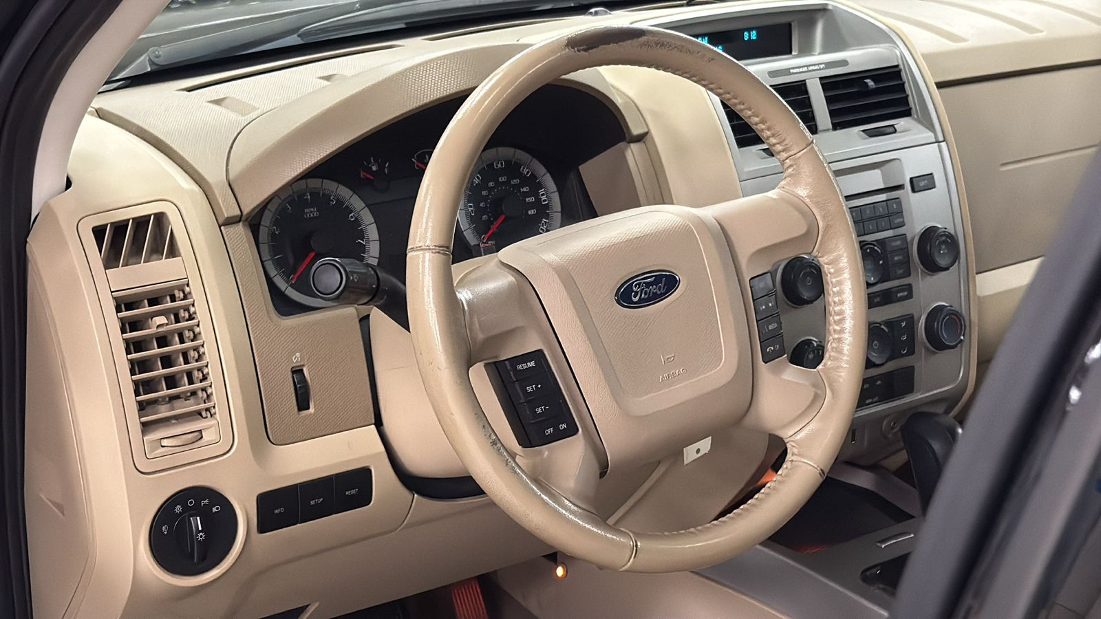 2009 Ford Escape XLT 9