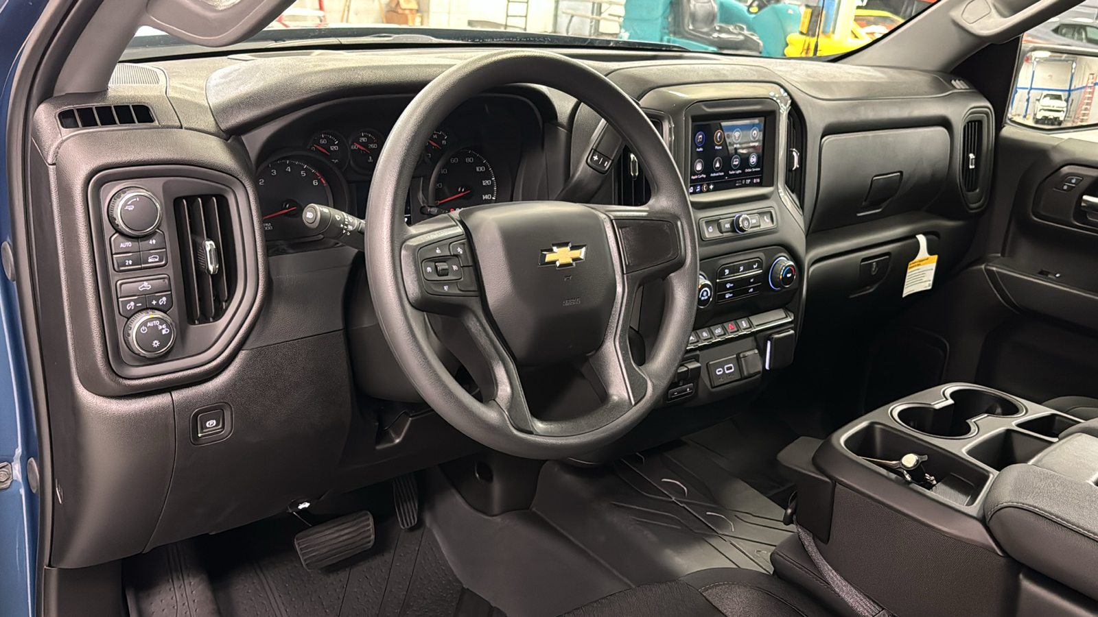 2024 Chevrolet Silverado 1500 Custom 8