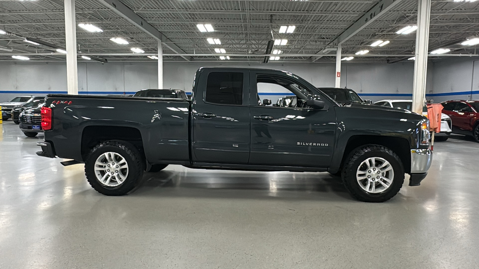 2019 Chevrolet Silverado 1500 LD LT 4