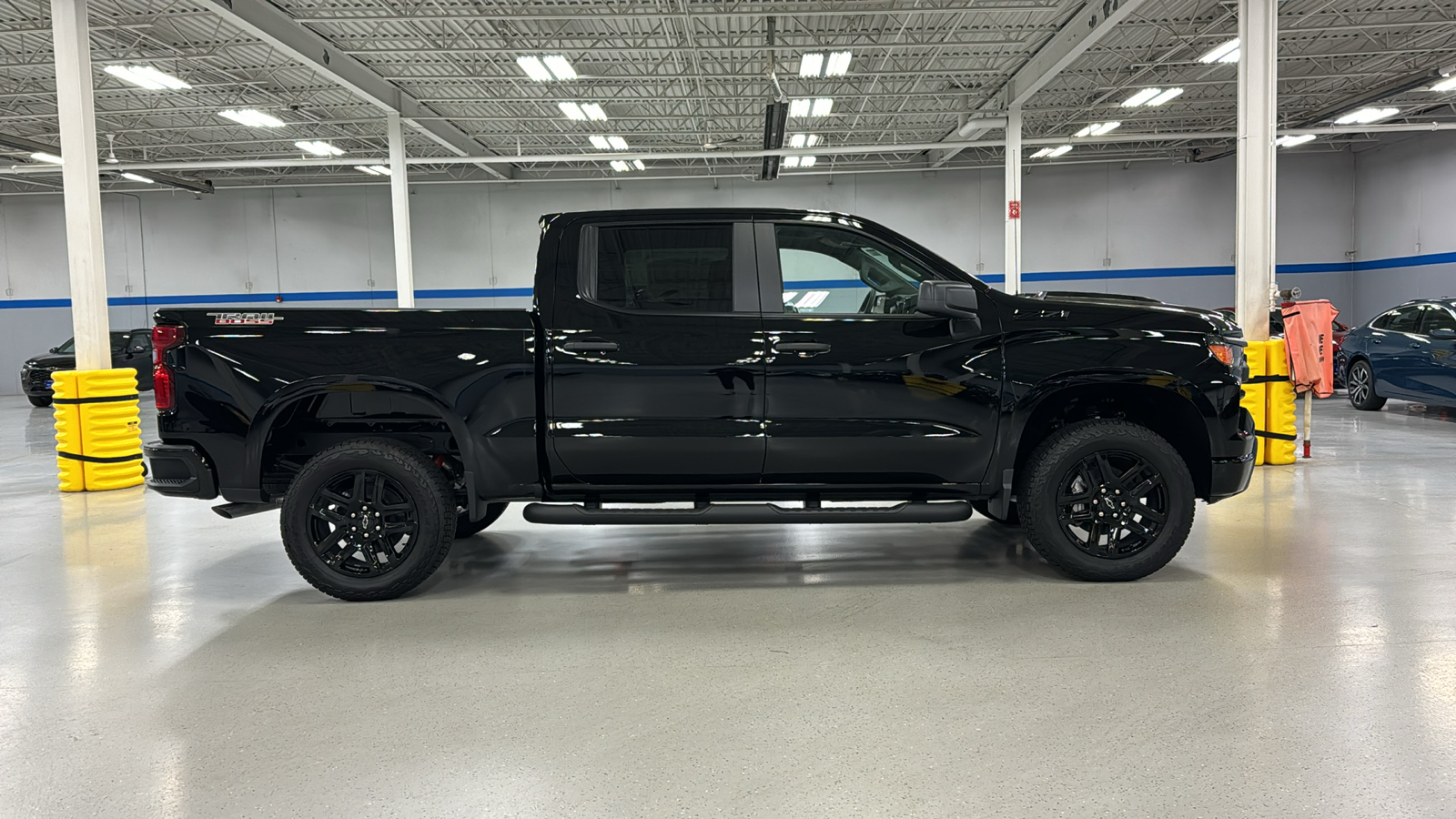 2024 Chevrolet Silverado 1500 Custom Trail Boss 3