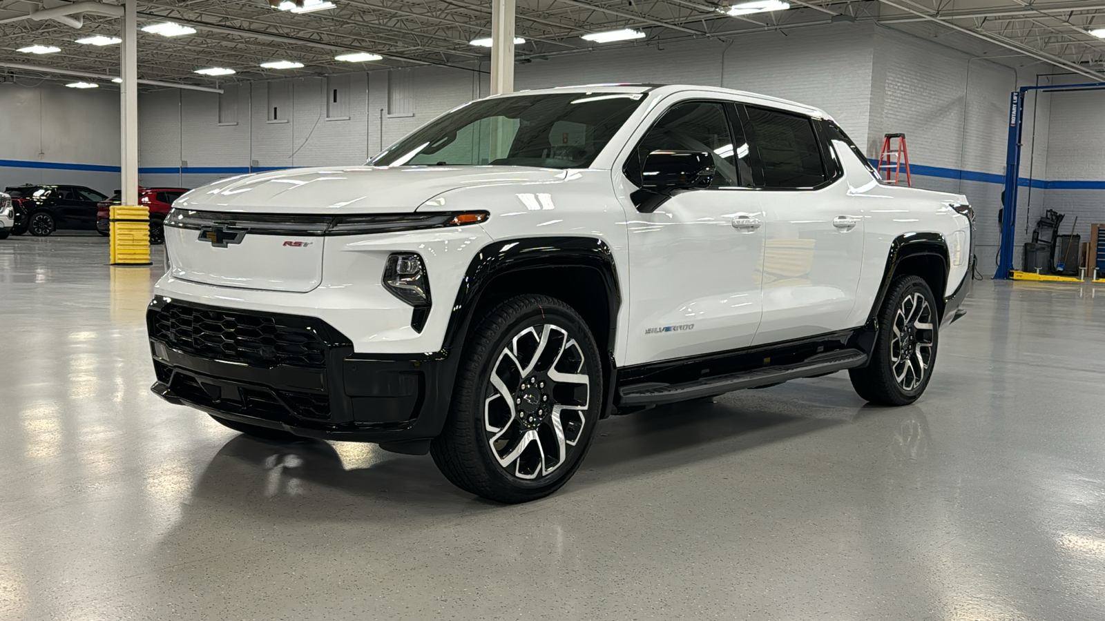 2024 Chevrolet Silverado EV RST 21