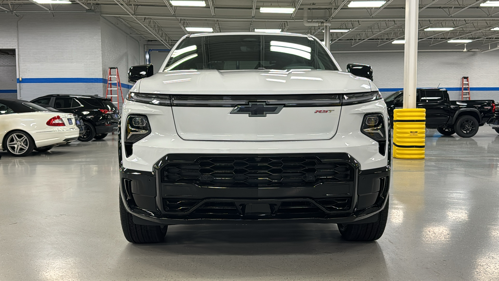 2024 Chevrolet Silverado EV RST 22