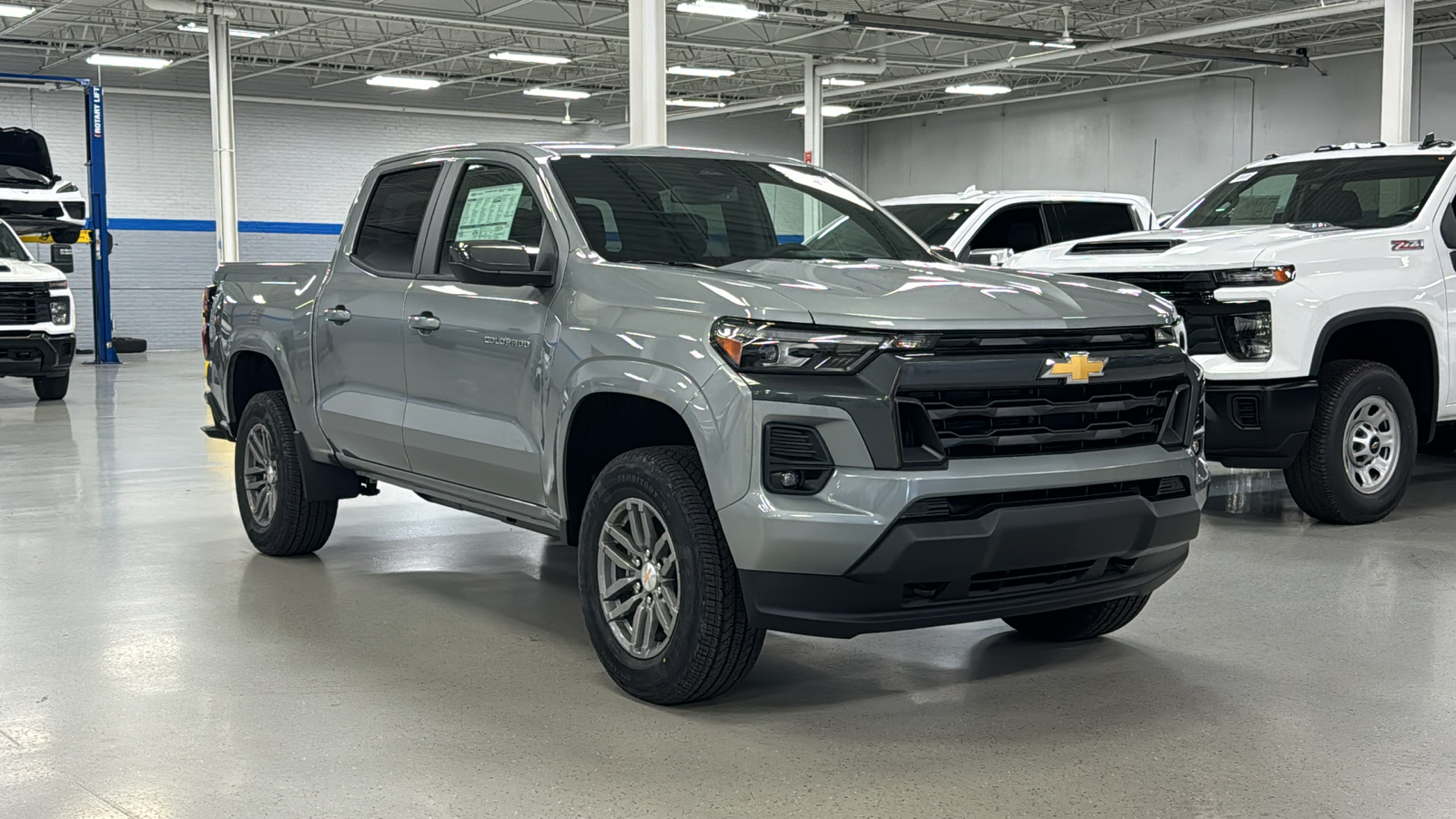 2024 Chevrolet Colorado LT 2