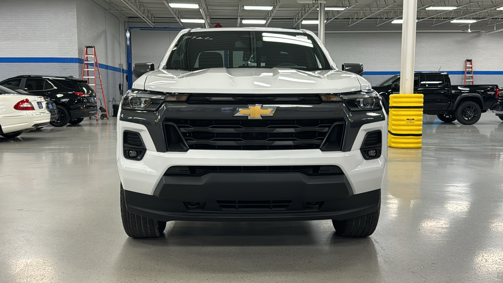 2024 Chevrolet Colorado LT 17