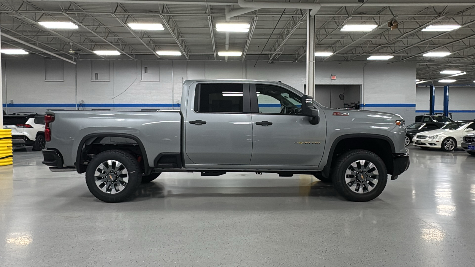 2025 Chevrolet Silverado 2500HD Custom 3