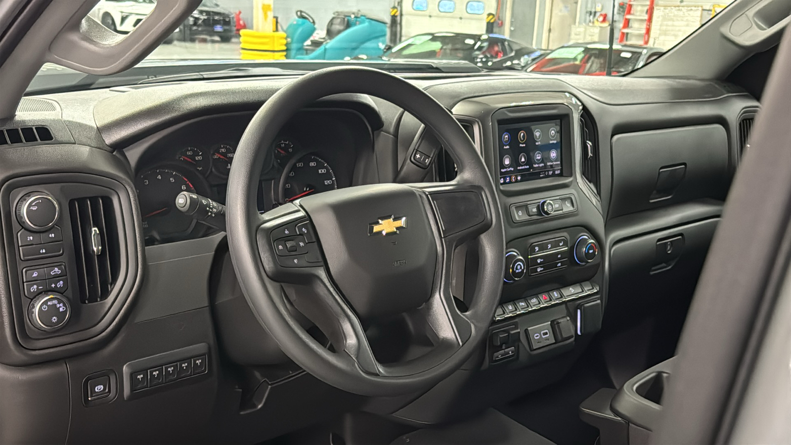 2025 Chevrolet Silverado 2500HD Custom 9