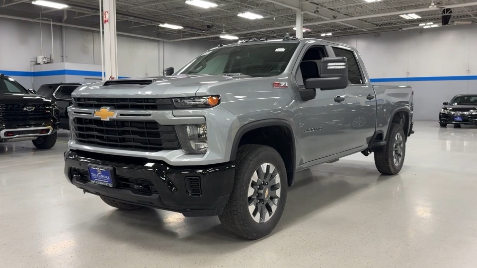 2025 Chevrolet Silverado 2500HD Custom 18