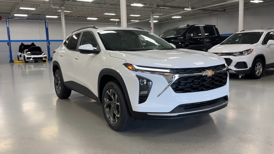 2025 Chevrolet Trax LT 2