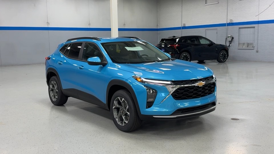 2025 Chevrolet Trax LT 2