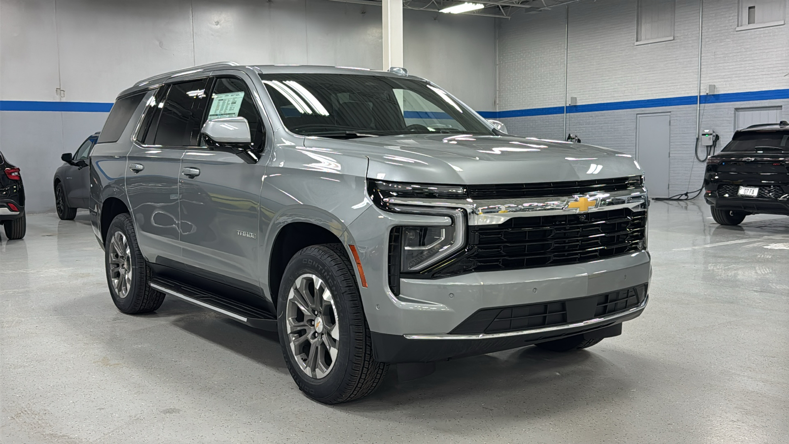 2025 Chevrolet Tahoe LS 2