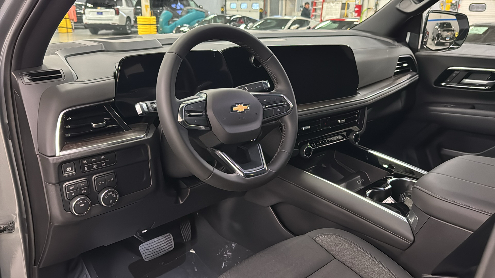 2025 Chevrolet Tahoe LS 9