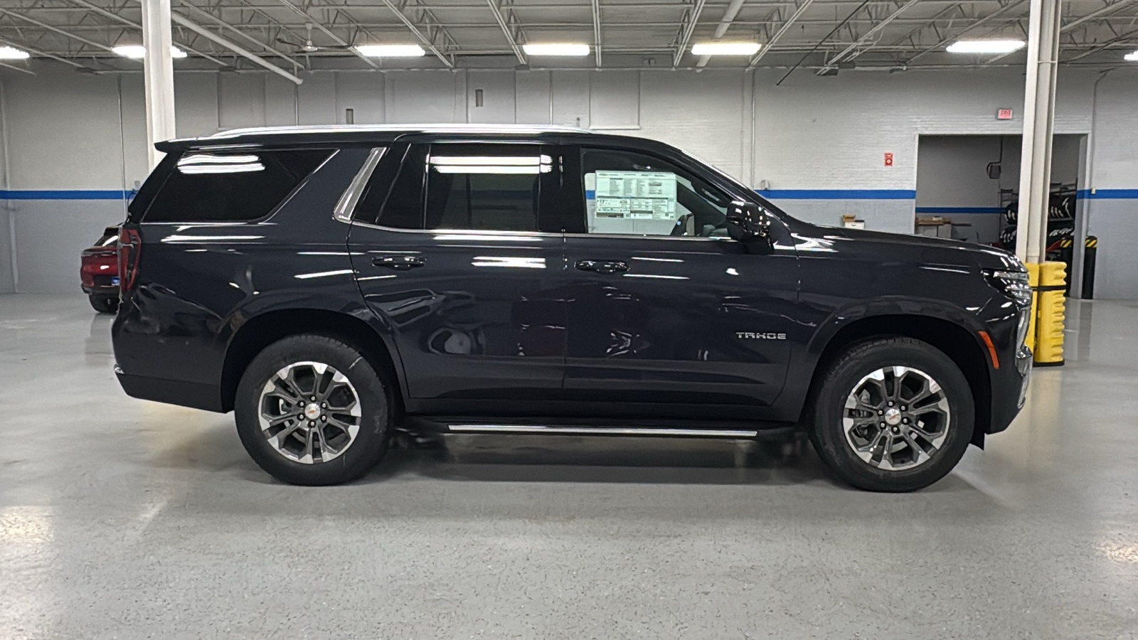 2025 Chevrolet Tahoe LS 4