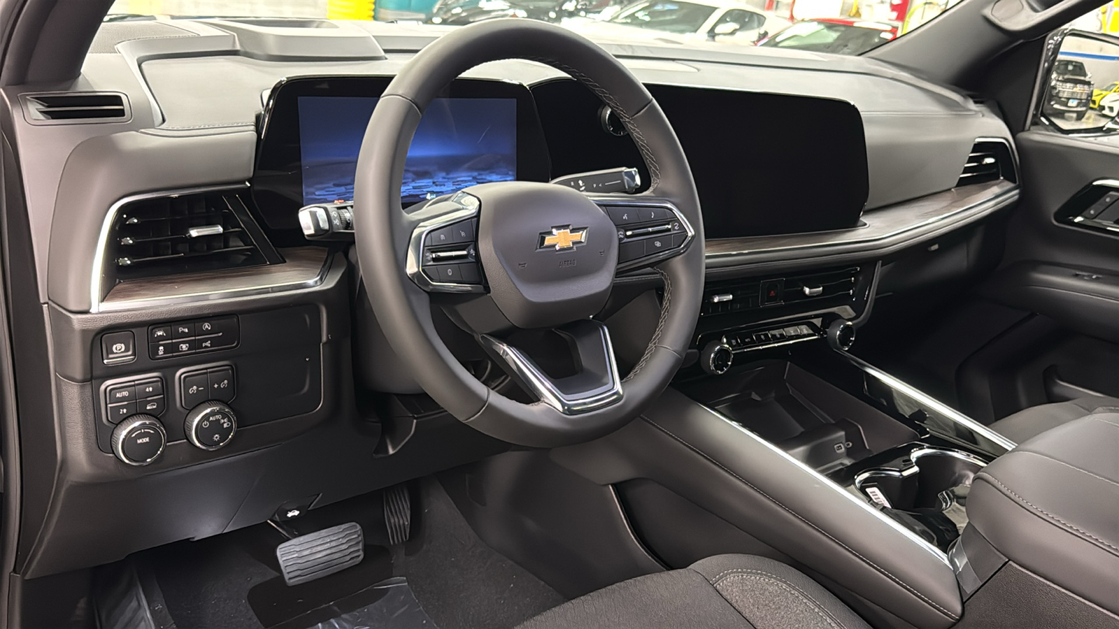 2025 Chevrolet Tahoe LS 11