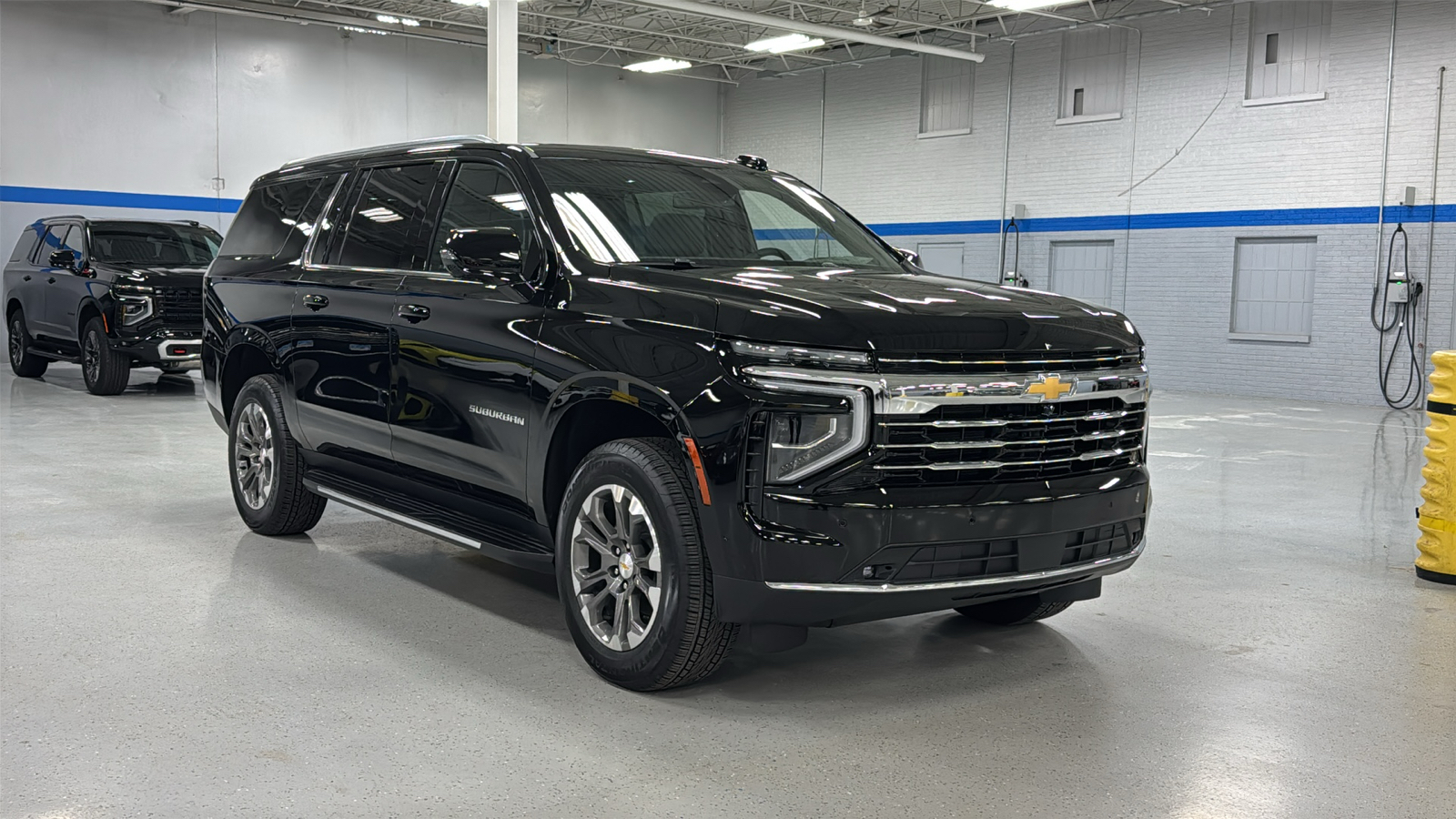 2025 Chevrolet Suburban LT 1