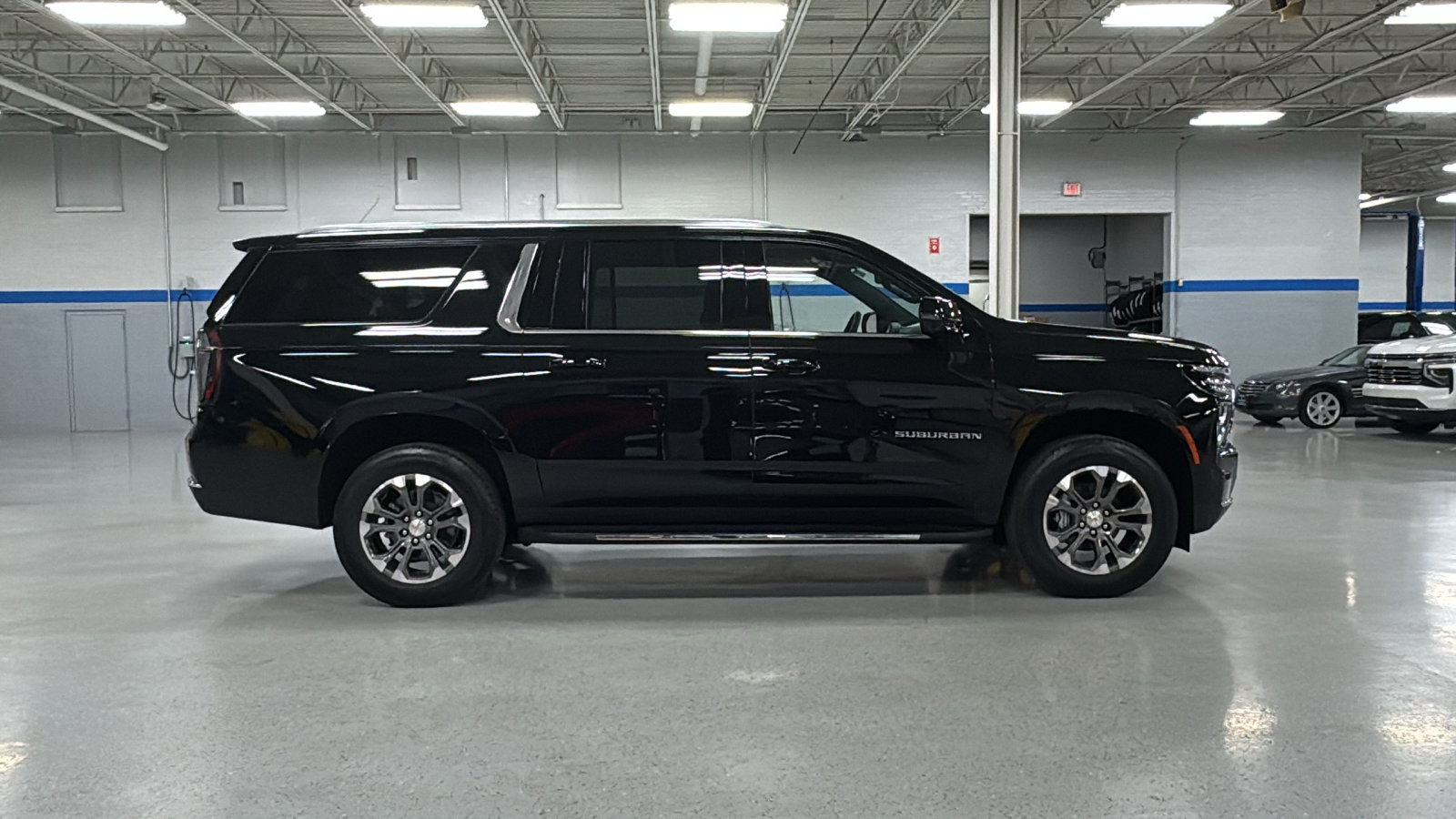 2025 Chevrolet Suburban LT 3