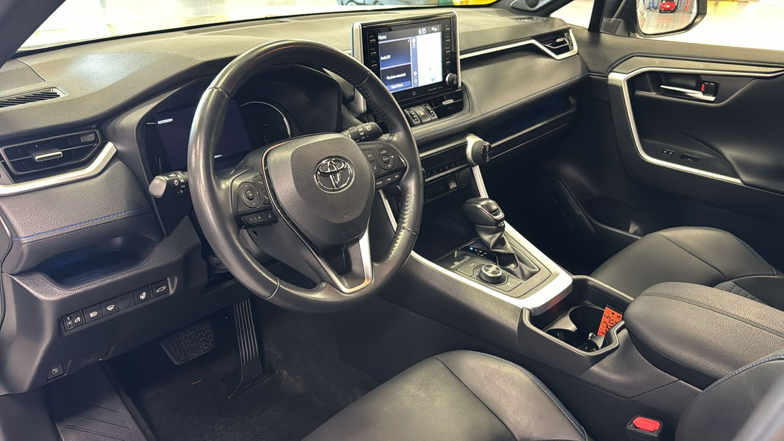 2021 Toyota RAV4 Hybrid XSE 8