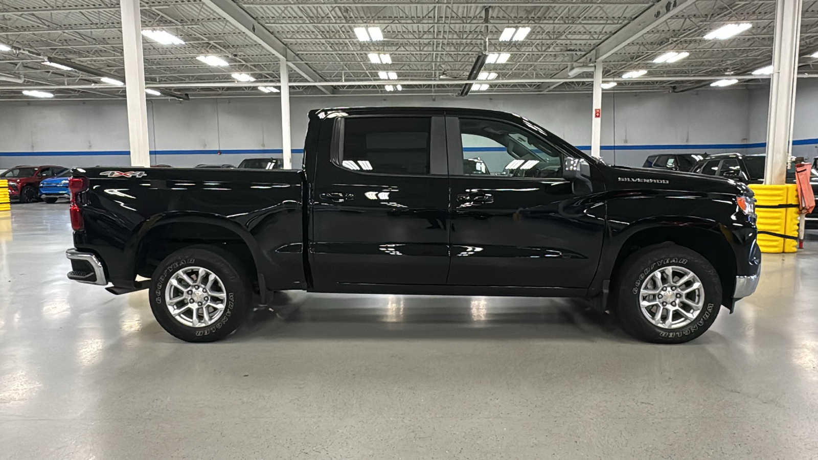 2023 Chevrolet Silverado 1500 LT 3