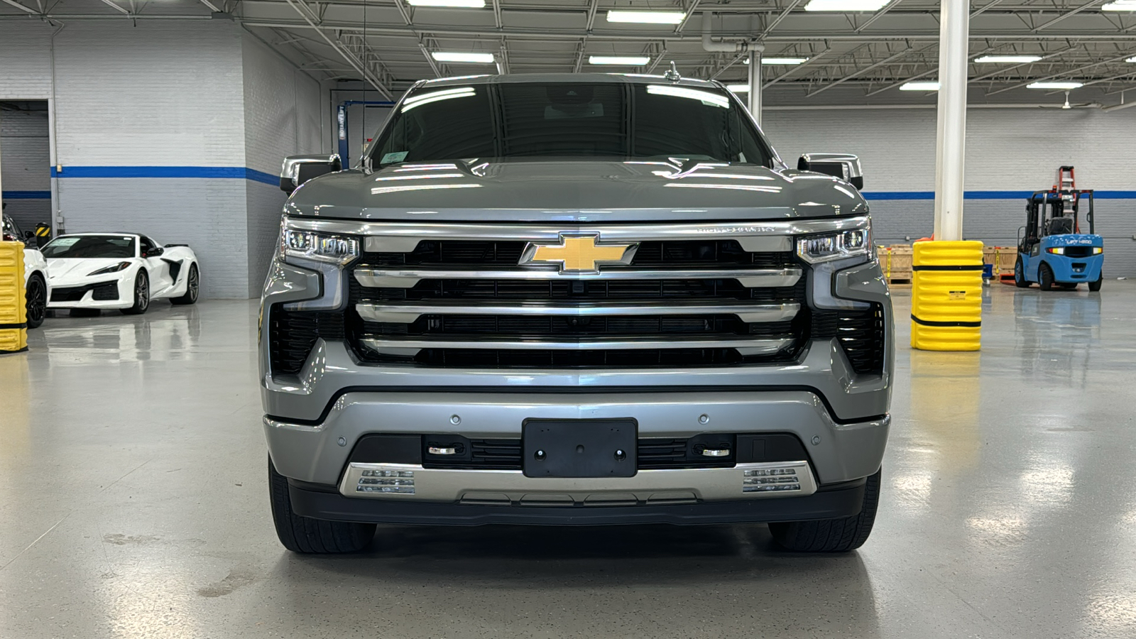 2023 Chevrolet Silverado 1500 High Country 25